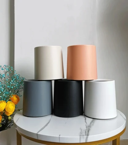 Minimalist Round Solid Trash Can - Image 6